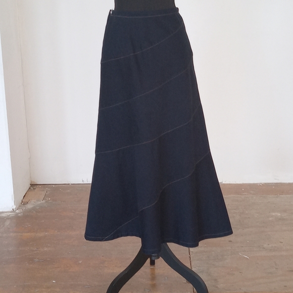 Dark Denim skirt - Picture 3 of 9